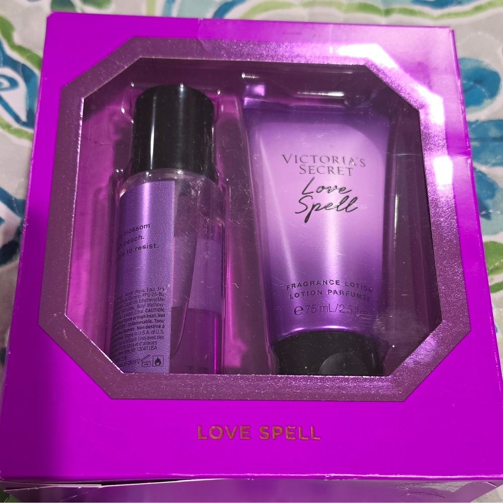 Victoria's Secret Love Spell Set Fragrance Mist + Lotion 2.5 fl oz 75 mL